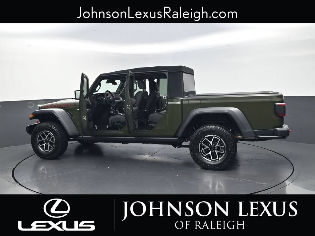 Used 2024 Jeep Gladiator Rubicon w/ Convenience Group AWD/4WD image 38