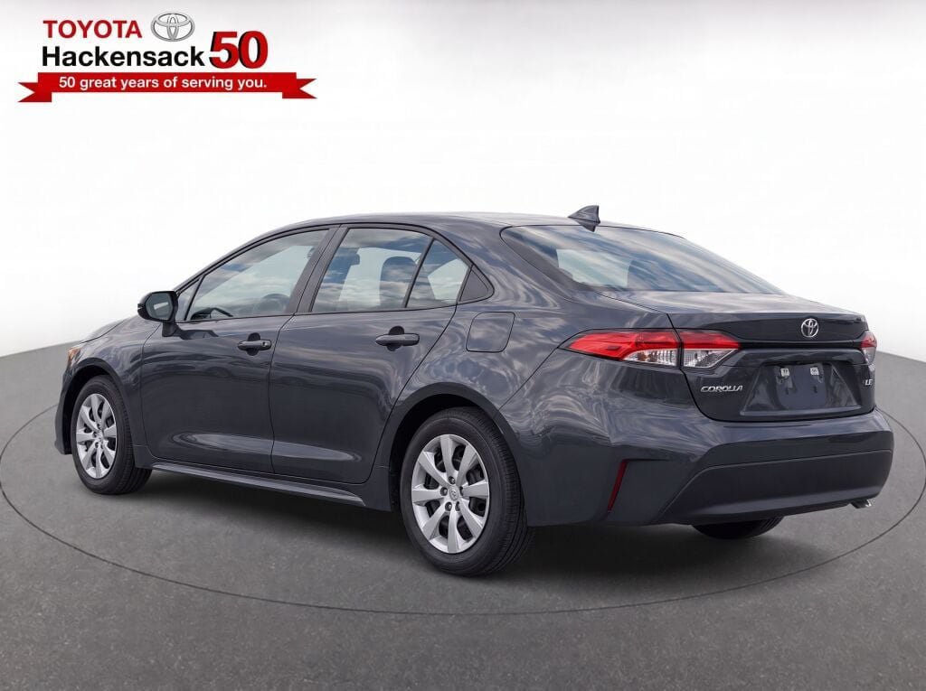 Used 2025 Toyota Corolla LE FWD image 3