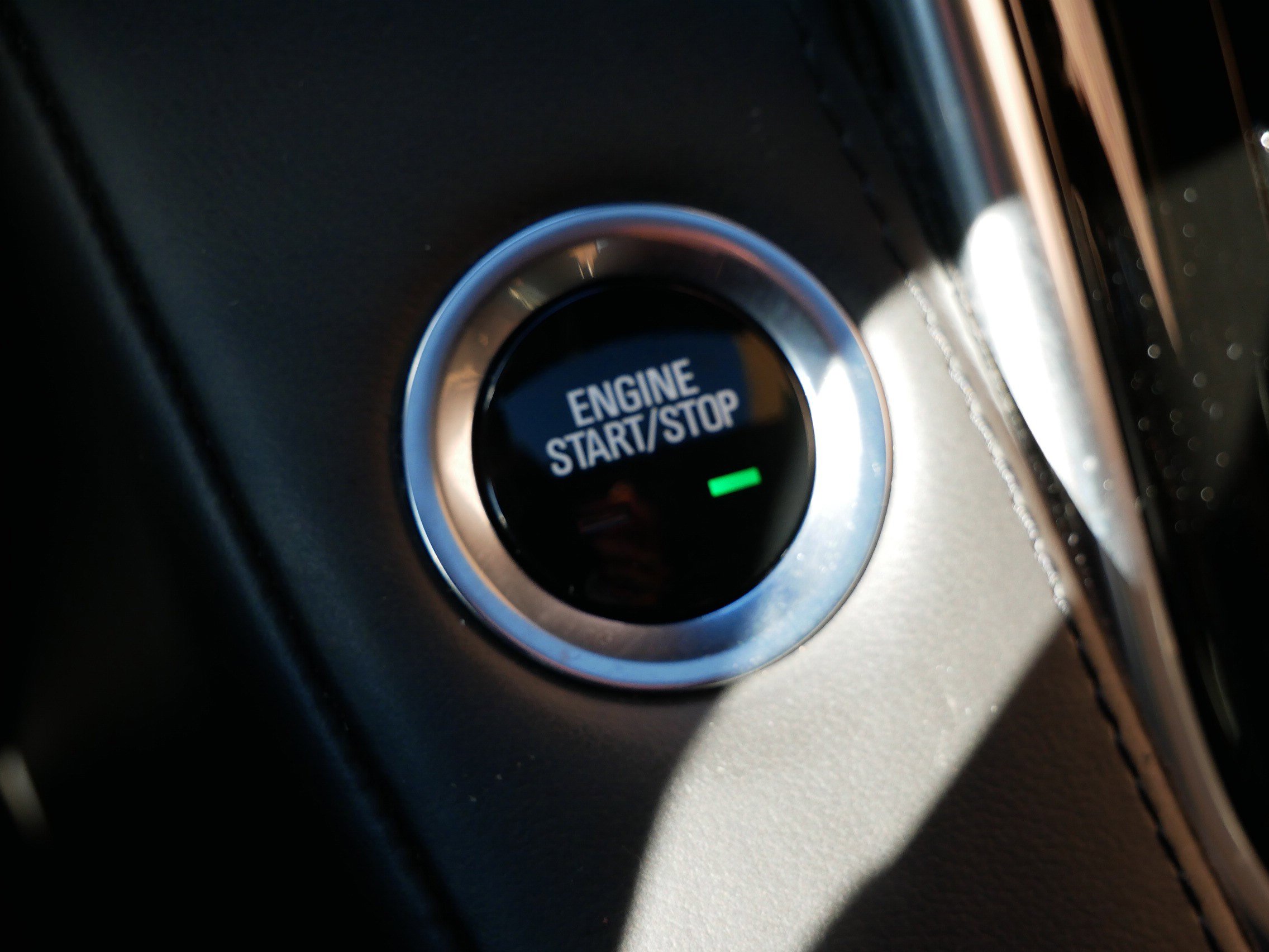 Used 2020 Cadillac Escalade Platinum image 24