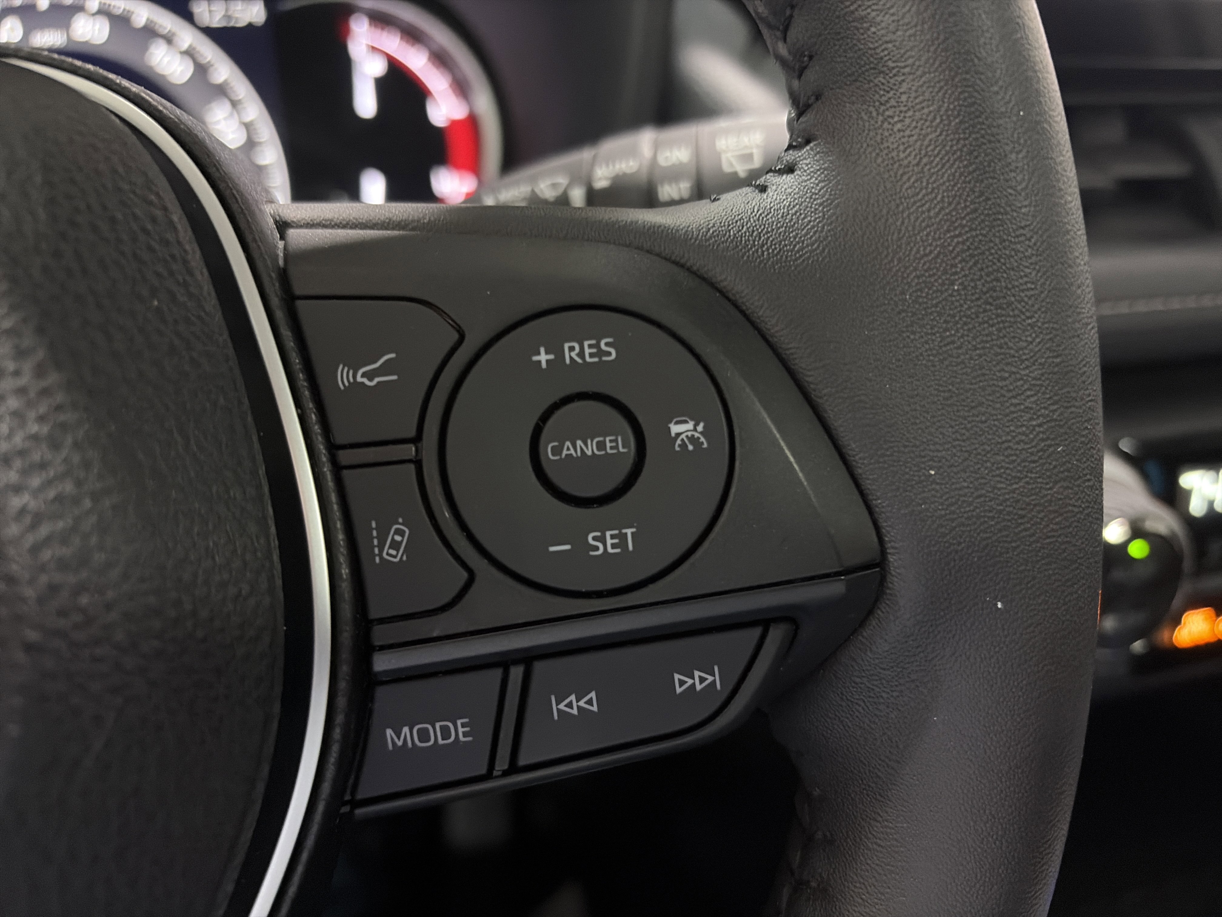 Used 2023 Toyota RAV4 XLE image 18