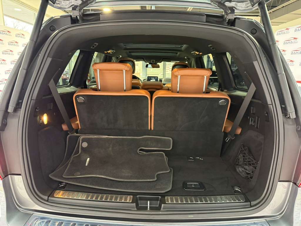 Used 2018 Mercedes-Benz GLS 550 4MATIC w/ Offroad Package image 53