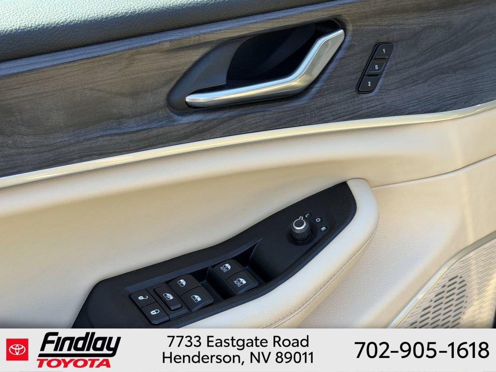 Used 2021 Jeep Grand Cherokee L Limited AWD/4WD image 22