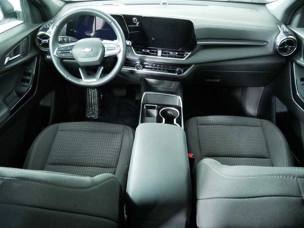 Used 2025 Chevrolet Equinox LT AWD/4WD image 19