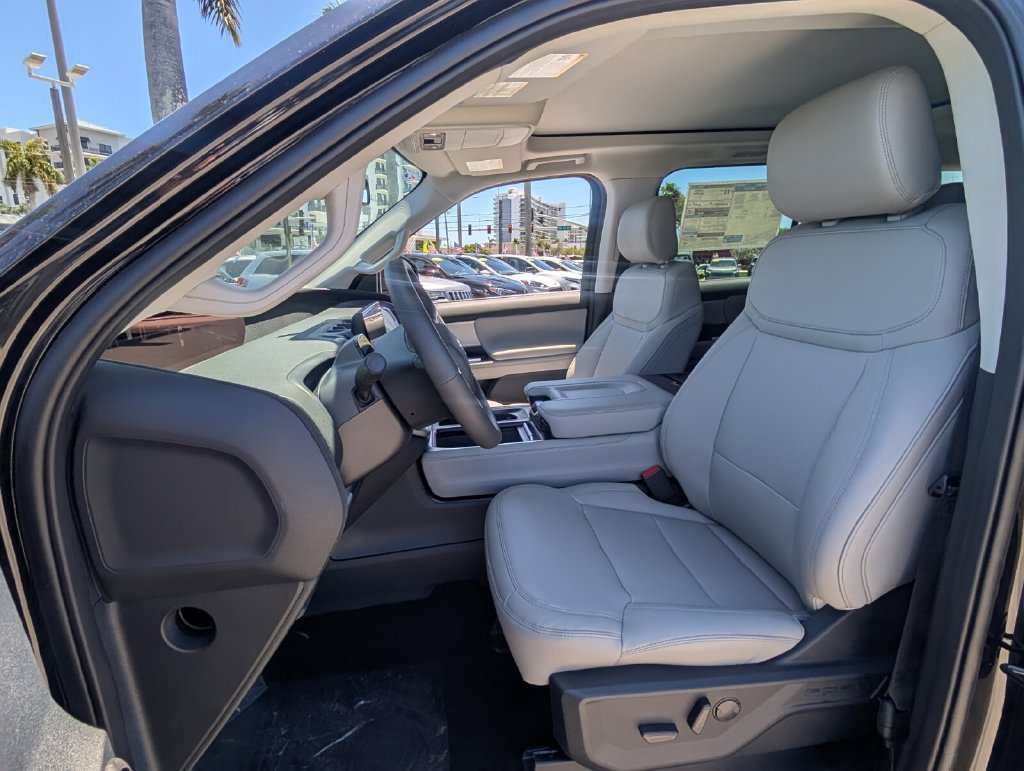 New 2026 Ford Expedition Max Active RWD image 5