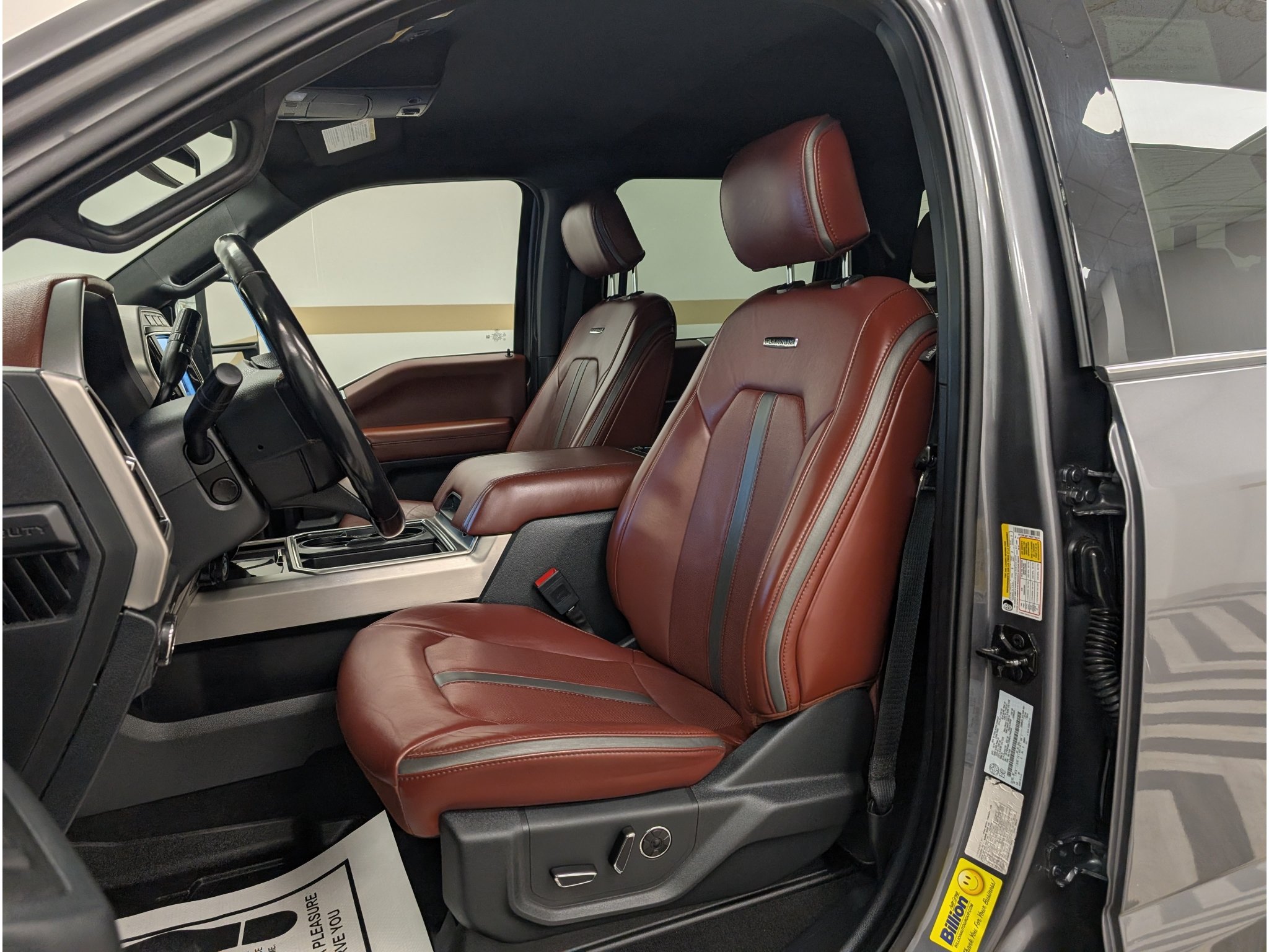 Used 2022 Ford F350 Platinum AWD/4WD image 8