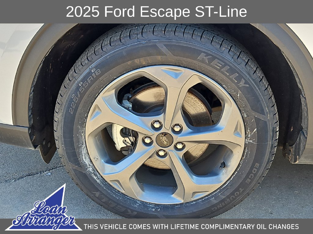 Used 2025 Ford Escape ST-Line FWD image 17