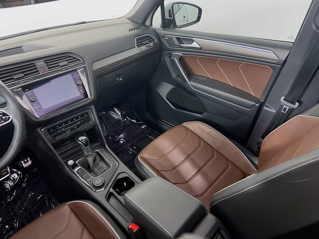Used 2024 Volkswagen Tiguan SEL R-Line image 24