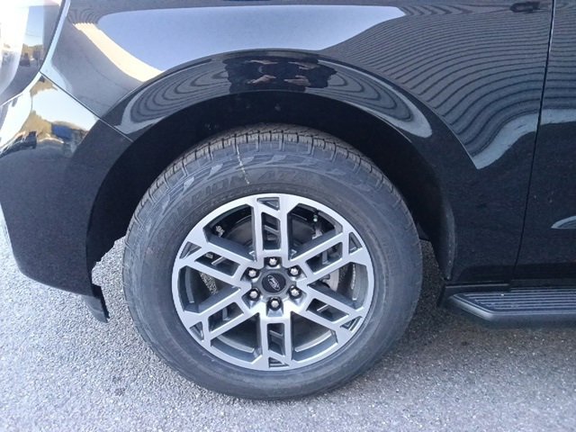 New 2026 Ford Expedition Active image 10