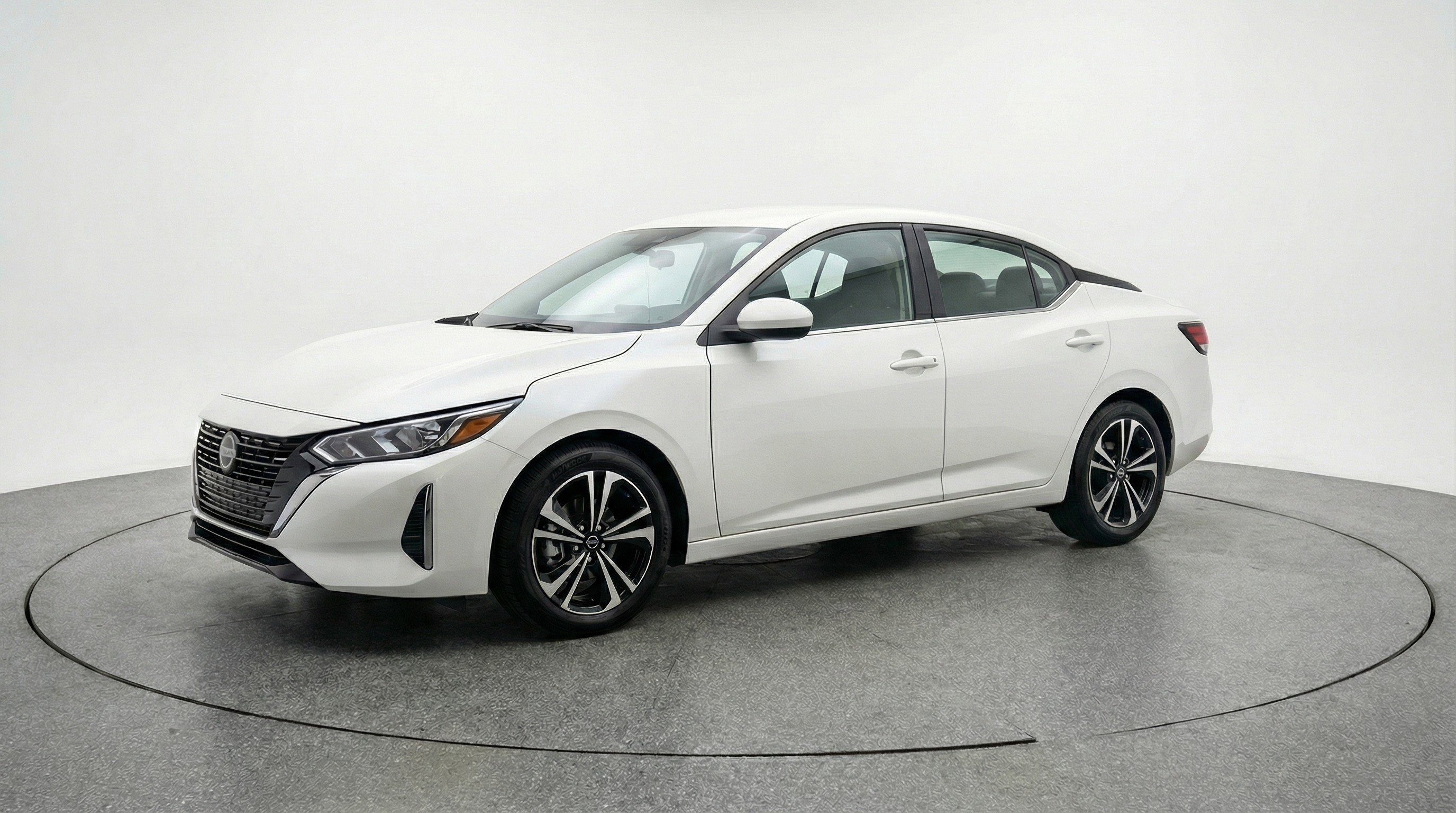 Used 2025 Nissan Sentra SV image 3