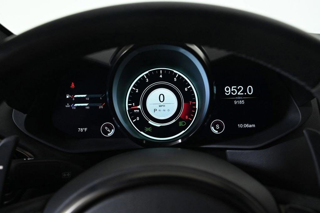 Used 2023 Aston Martin V8 Vantage Coupe image 12