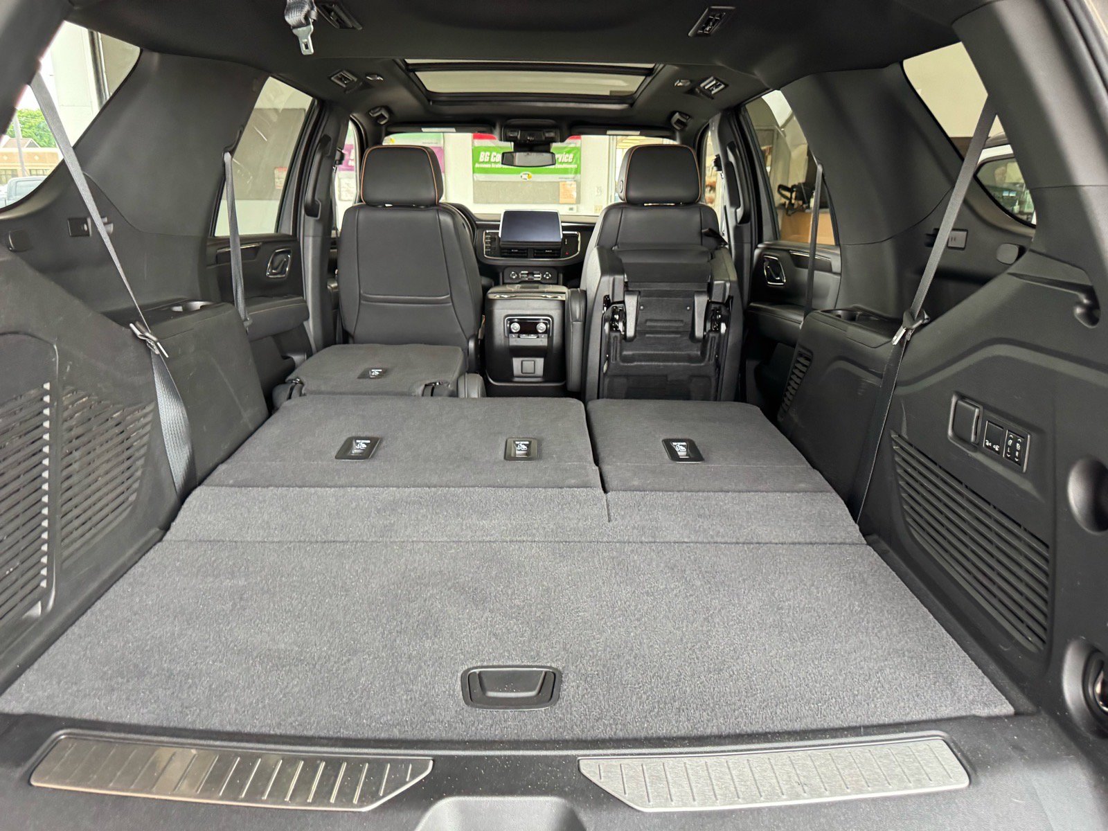 Used 2023 GMC Yukon AT4 w/ Max Trailering Package AWD/4WD image 10