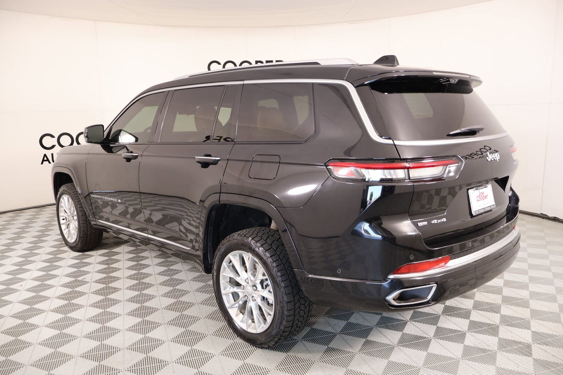 Used 2021 Jeep Grand Cherokee L Summit w/ Advanced Protech Group IV AWD/4WD image 25