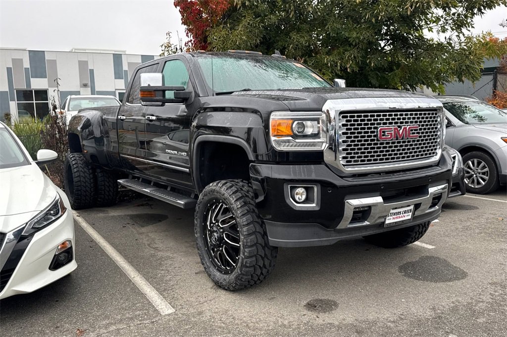Used 2015 GMC Sierra 3500 Denali w/ Duramax Plus Package image 2