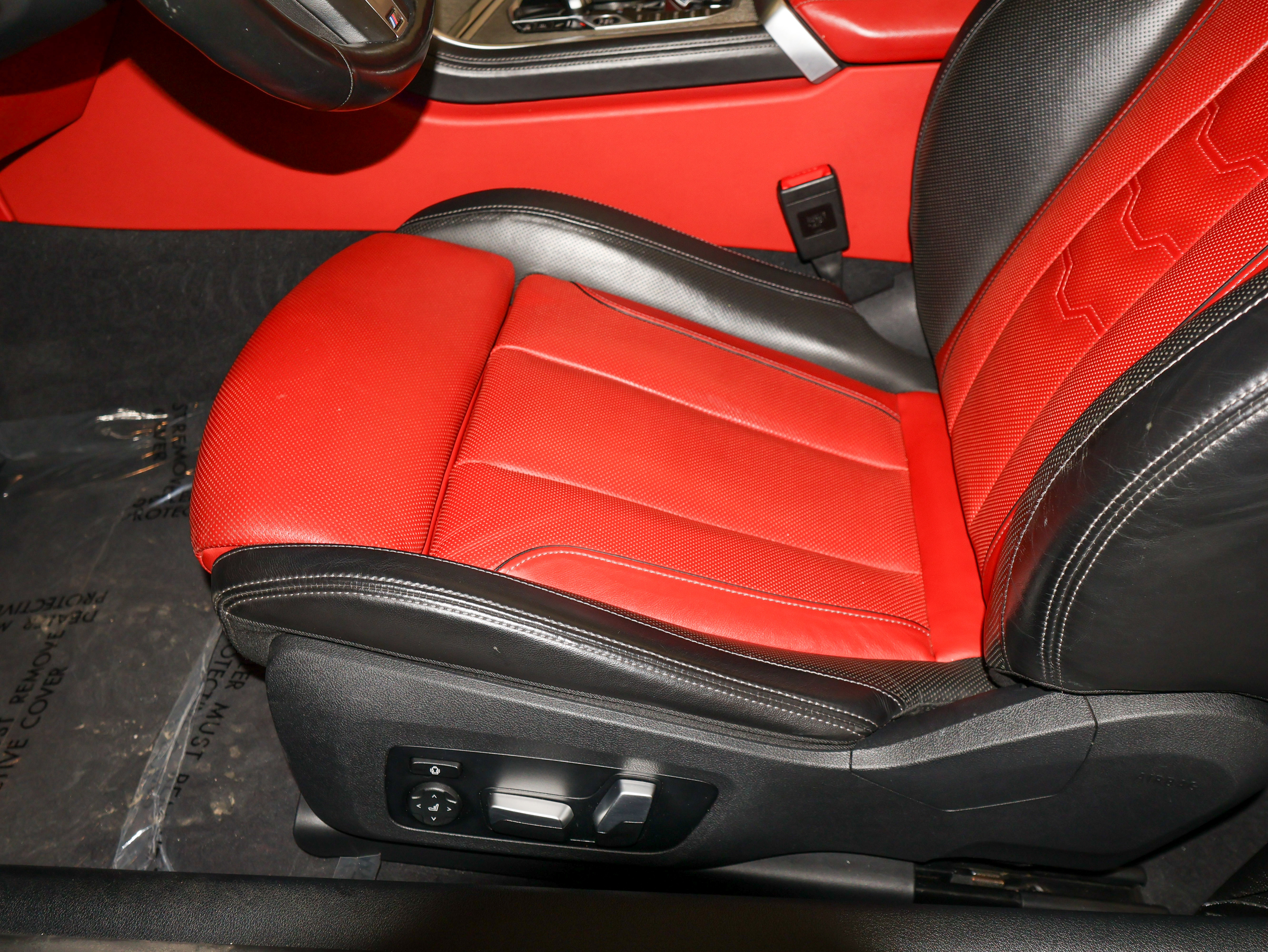 Used 2021 BMW M850i xDrive Convertible w/ Driving Assistance Package image 17