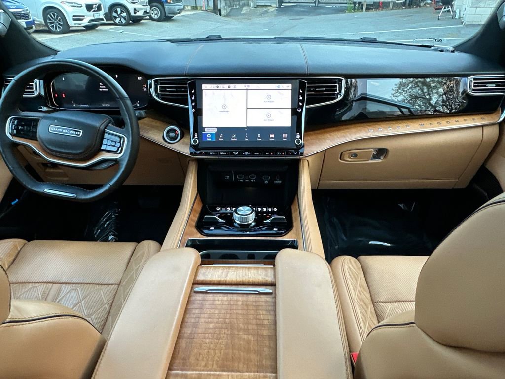 Used 2023 Jeep Grand Wagoneer L Series III w/ Rear Seat Video Group 1 AWD/4WD image 19