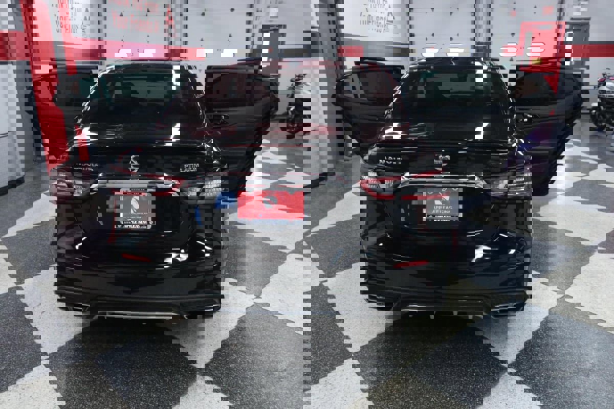 Used 2022 Nissan Maxima Platinum w/ Sport Mat Group image 29