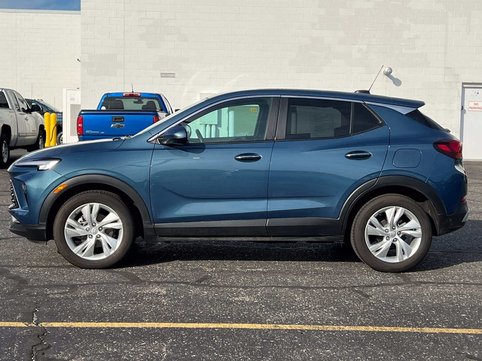 Certified 2024 Buick Encore GX Preferred w/ Comfort Package FWD image 19