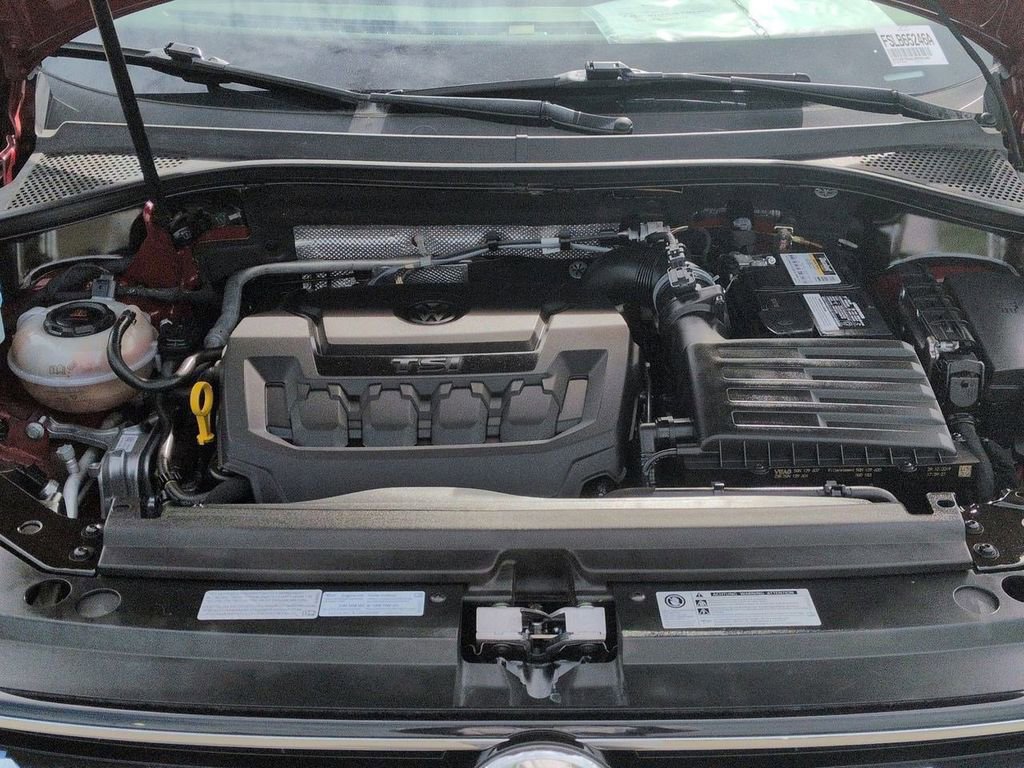 Used 2020 Volkswagen Tiguan SEL w/ 3rd Row Seat Package AWD/4WD image 32