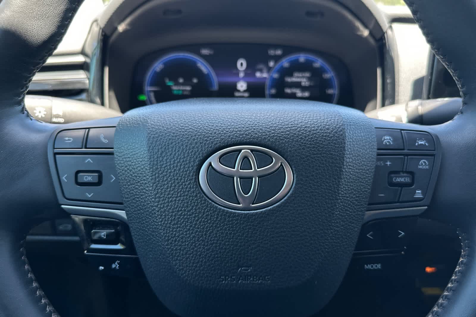 Used 2025 Toyota Camry XLE w/ Premium Package AWD/4WD image 24