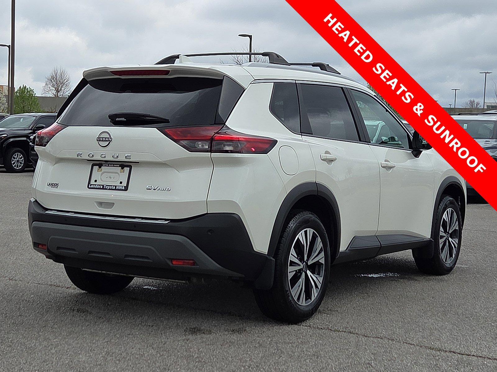 Used 2023 Nissan Rogue SV w/ SV Premium B Package image 5