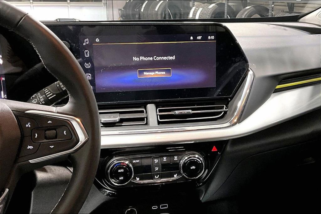 Used 2025 Chevrolet Trax LT w/ Driver Confidence Package image 6