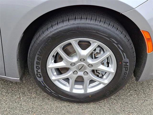 Certified 2021 Chrysler Pacifica Touring-L image 27