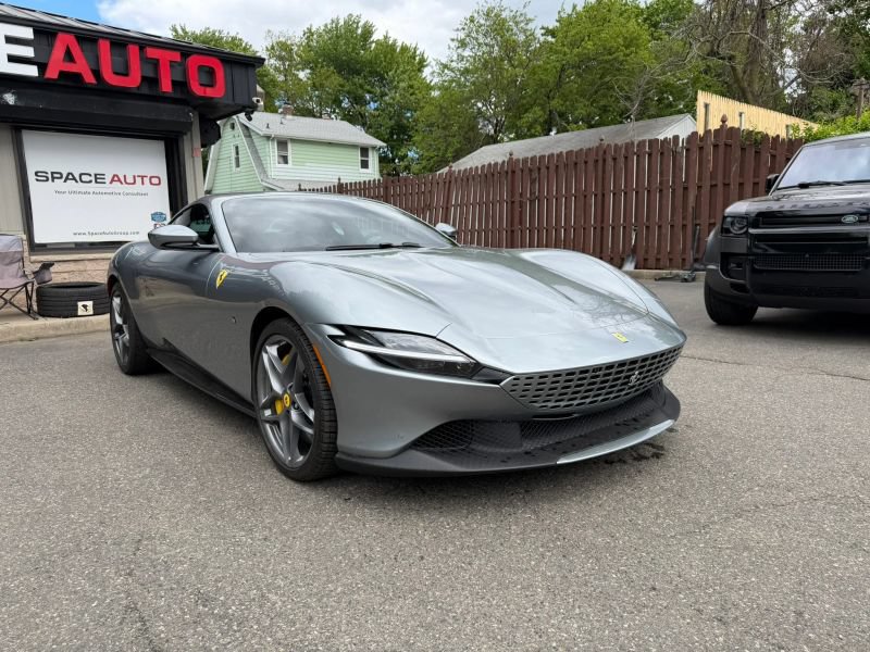 Used 2021 Ferrari Roma RWD image 4