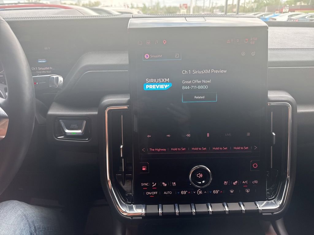 Used 2026 GMC Yukon Denali w/ Sun & Power Step Package AWD/4WD image 25