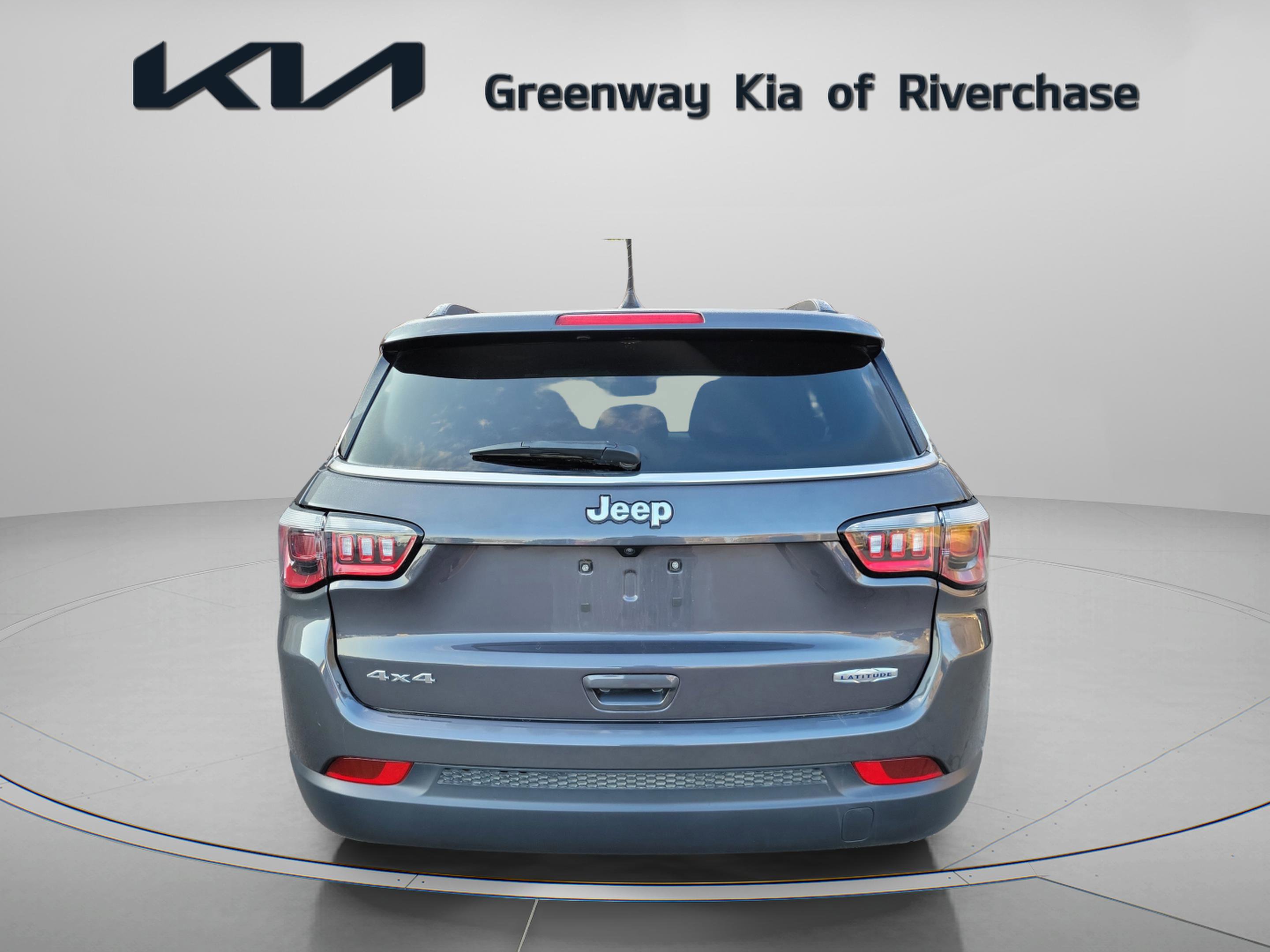 Used 2024 Jeep Compass Latitude image 6