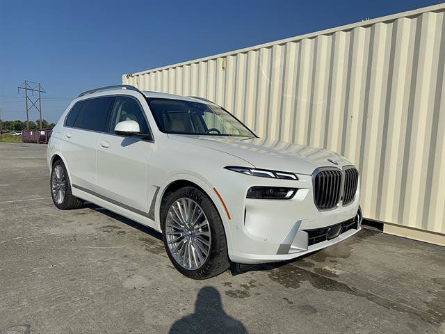 Used 2026 BMW X7 xDrive40i AWD/4WD image 1