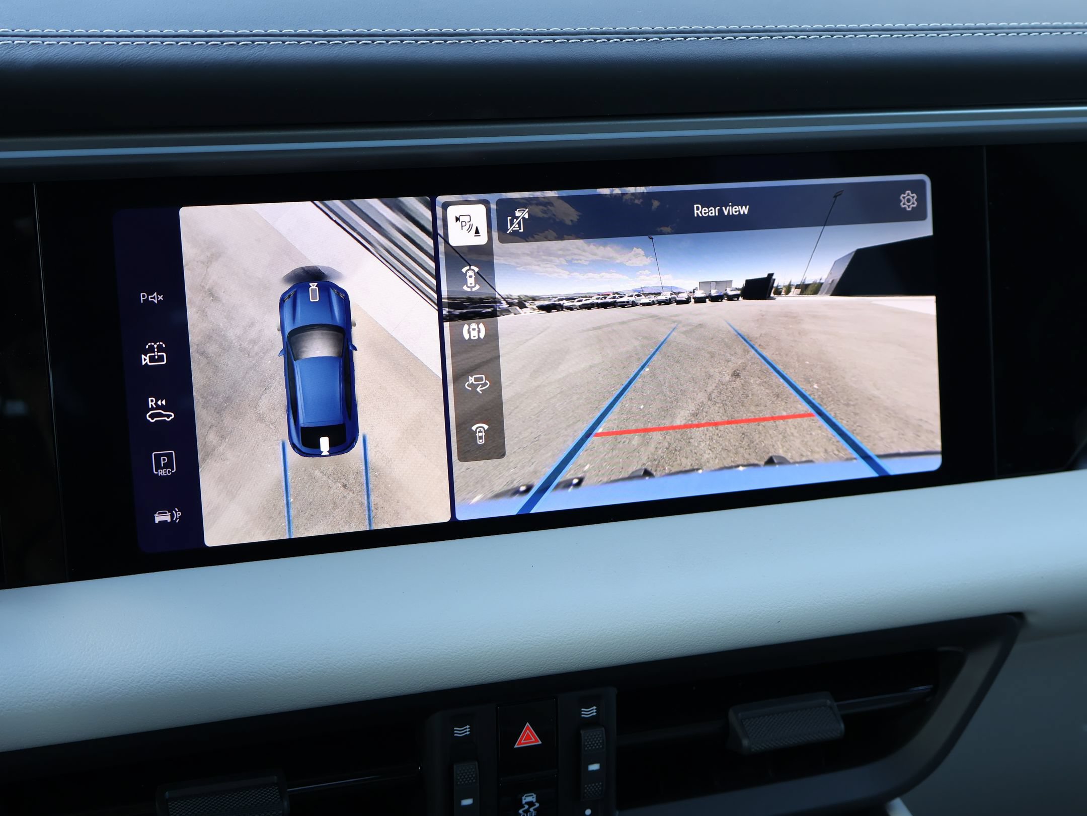 New 2026 Porsche Macan 4 Electric AWD/4WD image 17