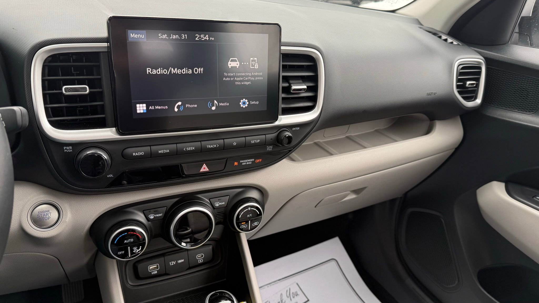 Used 2025 Hyundai Venue SEL image 25