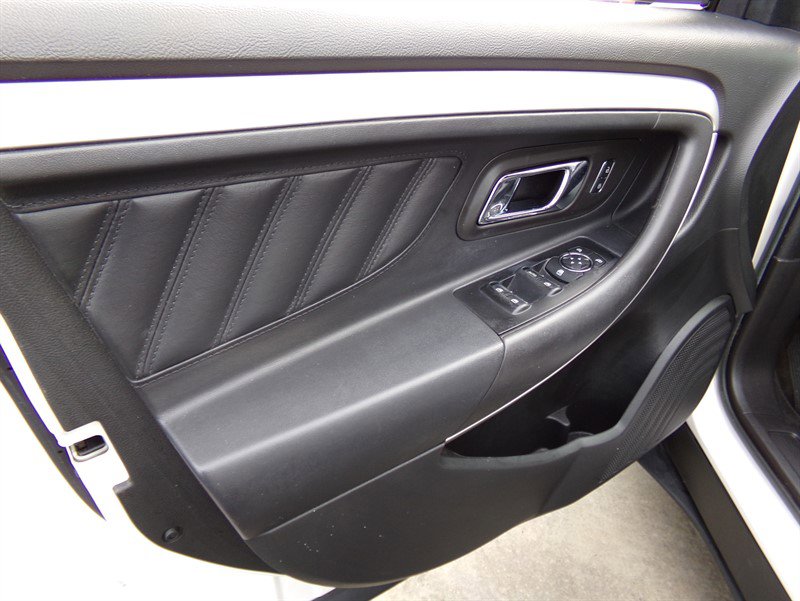 Used 2016 Ford Taurus SEL image 46