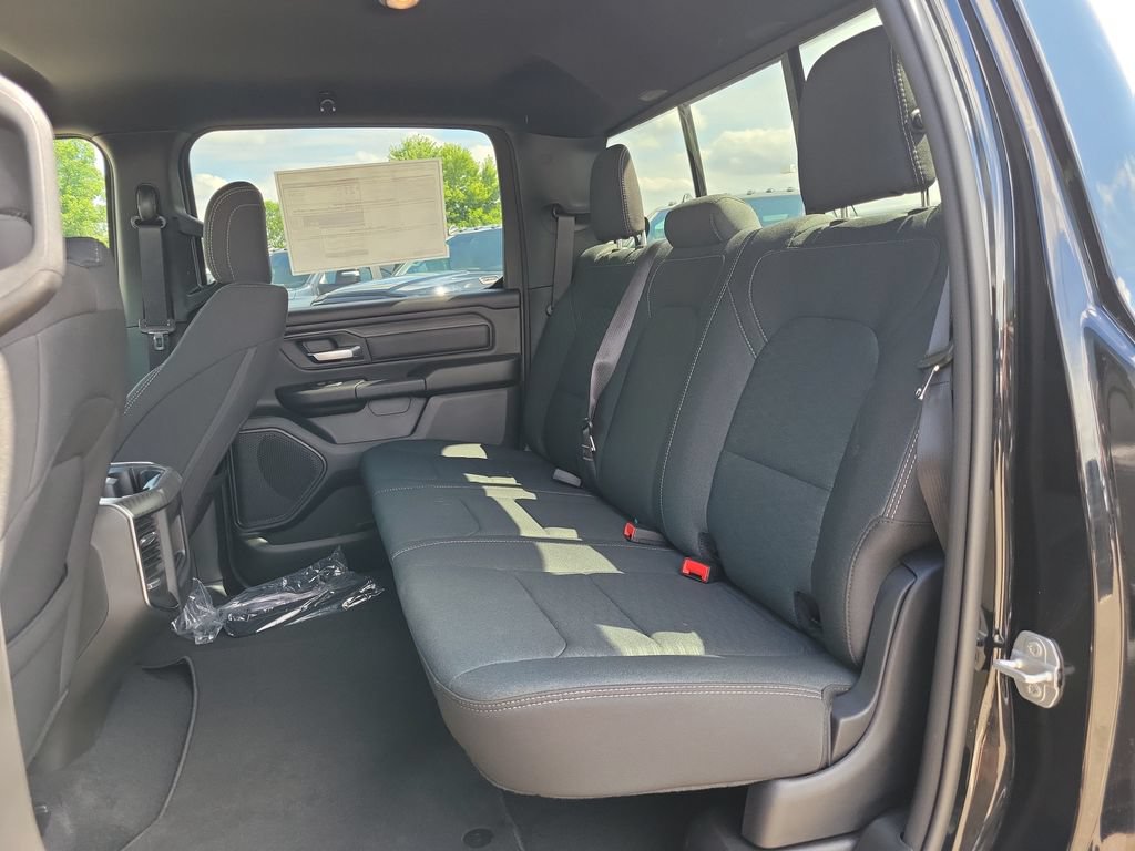New 2026 RAM 1500 Express AWD/4WD image 9