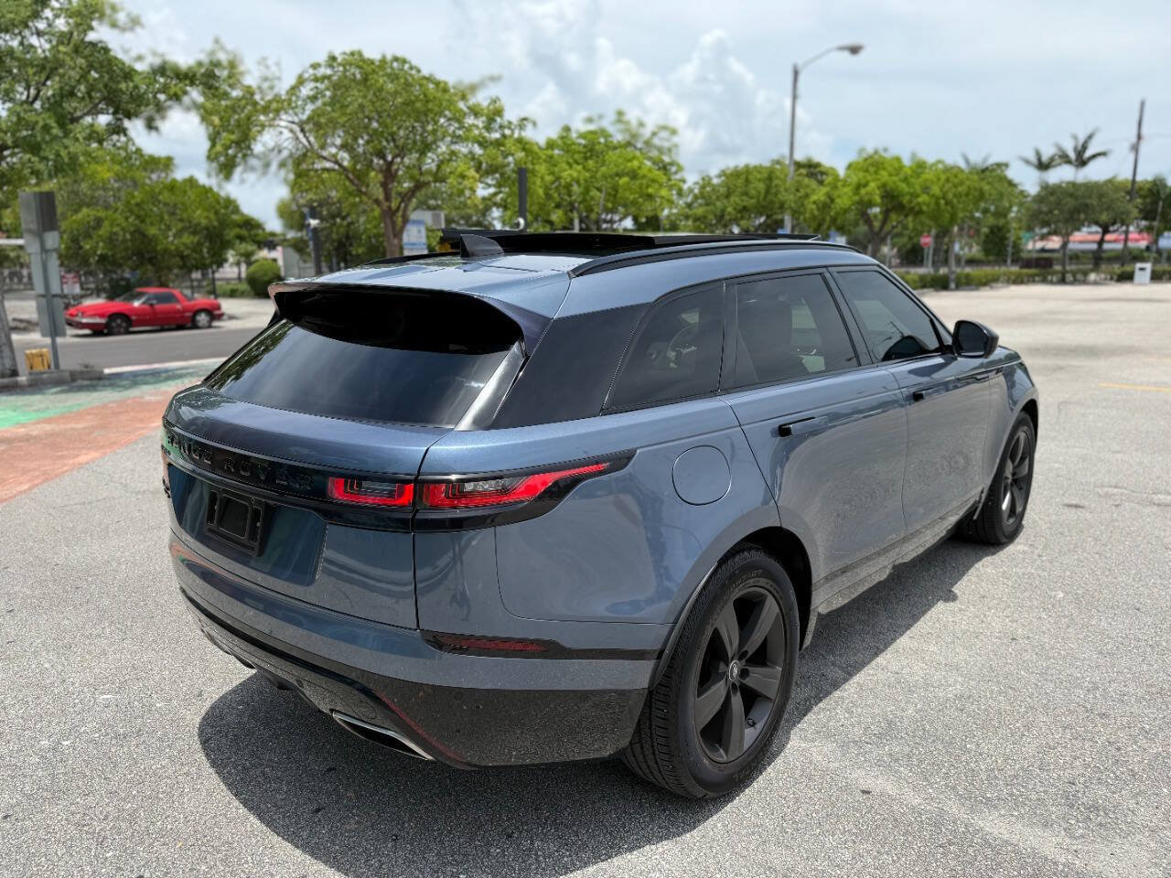Used 2018 Land Rover Range Rover Velar R-Dynamic HSE AWD/4WD image 7