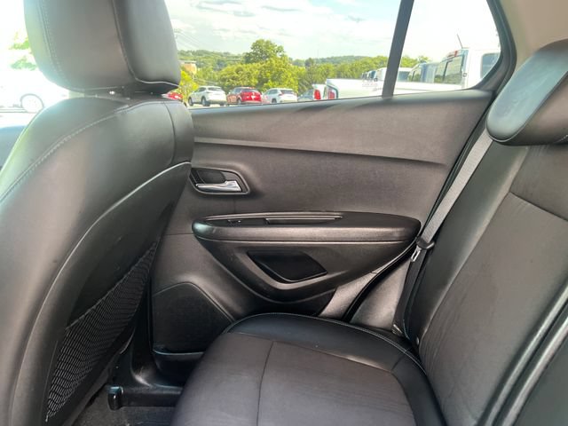 Used 2016 Chevrolet Trax LT w/ LT Convenience Package FWD image 19