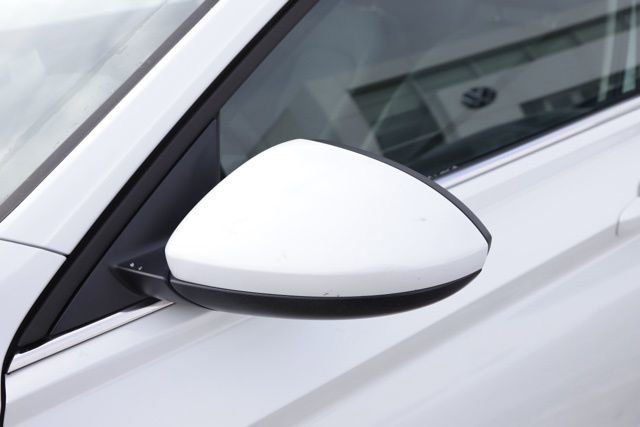 Used 2025 Volkswagen Jetta SE image 10