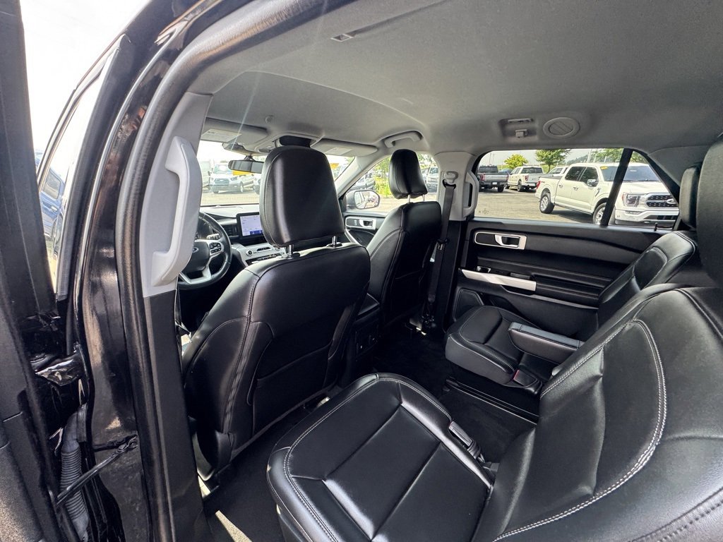 Used 2023 Ford Explorer XLT w/ Equipment Group 202A image 16