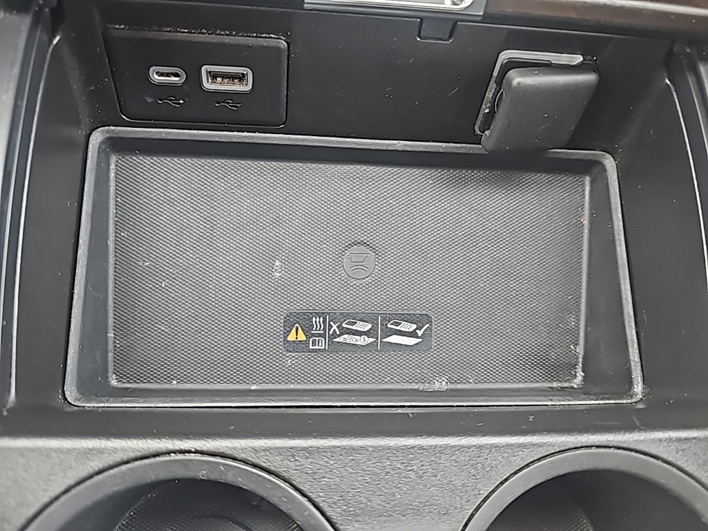 Used 2021 GMC Yukon XL Denali w/ Denali Premium Package image 26