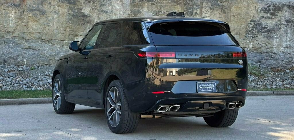 Used 2023 Land Rover Range Rover Sport First Edition image 3