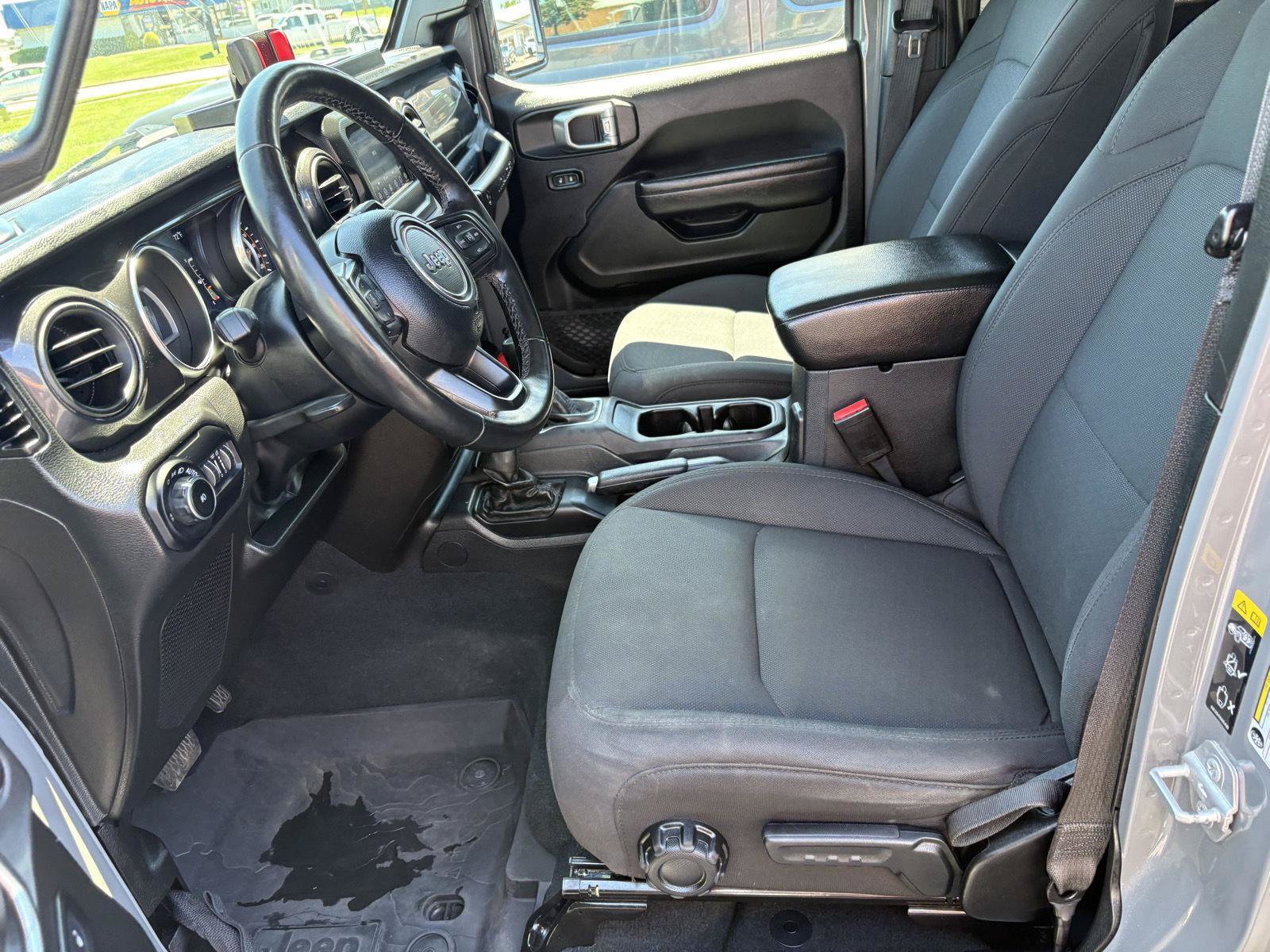 Used 2022 Jeep Wrangler Unlimited Sport AWD/4WD image 4