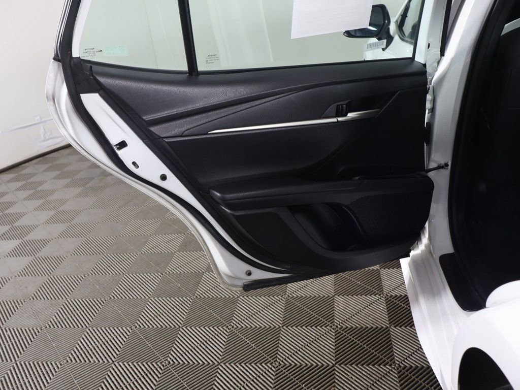 Used 2025 Toyota Camry SE image 22
