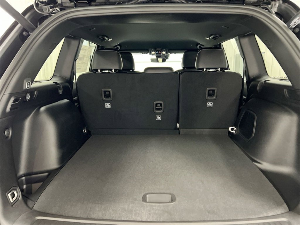 New 2025 Jeep Grand Cherokee Limited w/ Black Appearance Package image 24