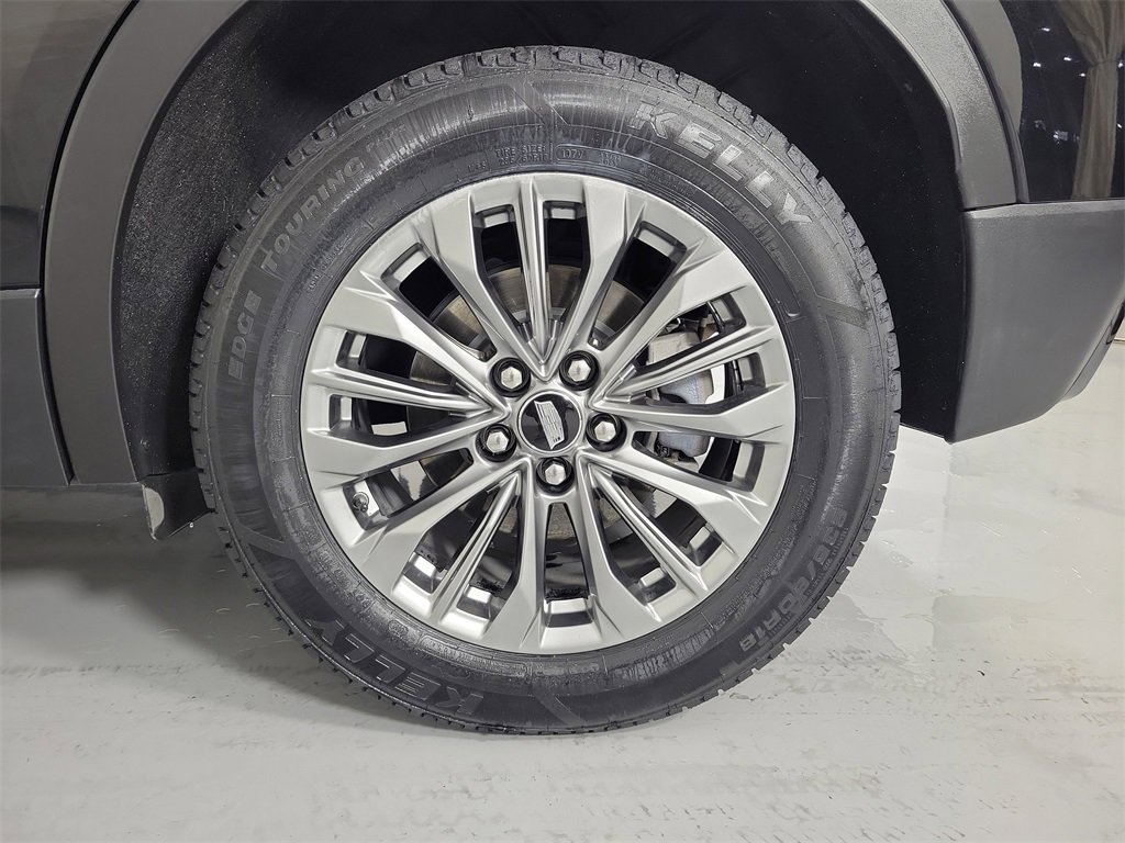 Certified 2025 Cadillac XT4 Premium Luxury image 10