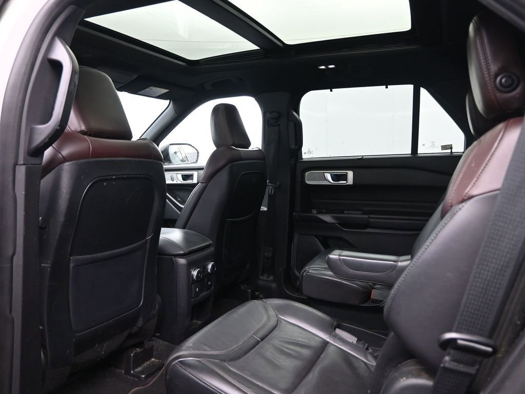Used 2020 Ford Explorer Platinum image 27
