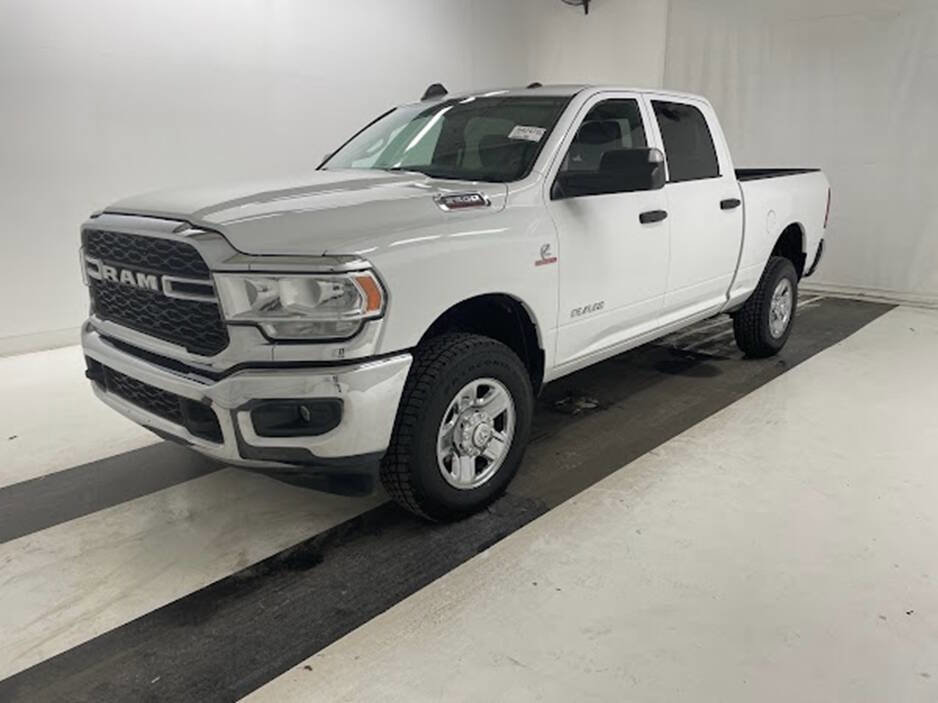 Used 2022 RAM 2500 Tradesman w/ Chrome Appearance Group image 3