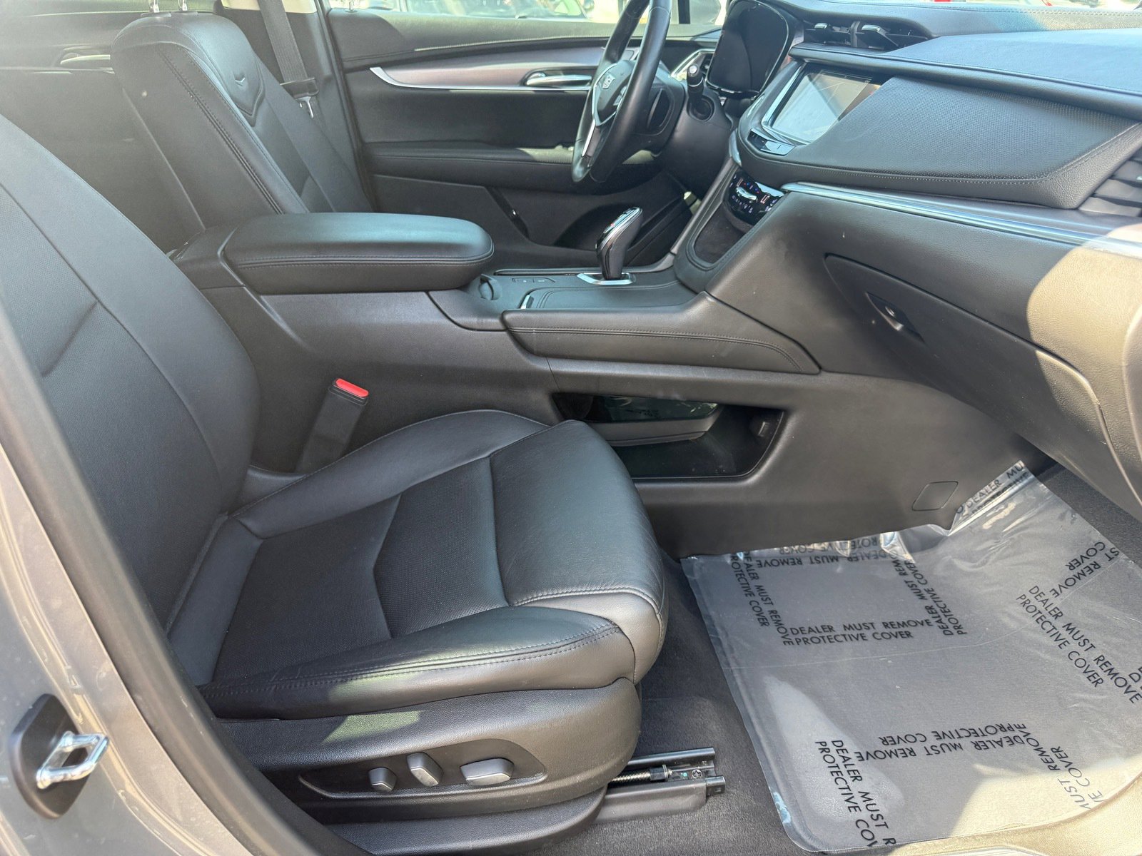Used 2018 Cadillac XT5 Premium Luxury w/ LPO, Black Ice Package FWD image 28