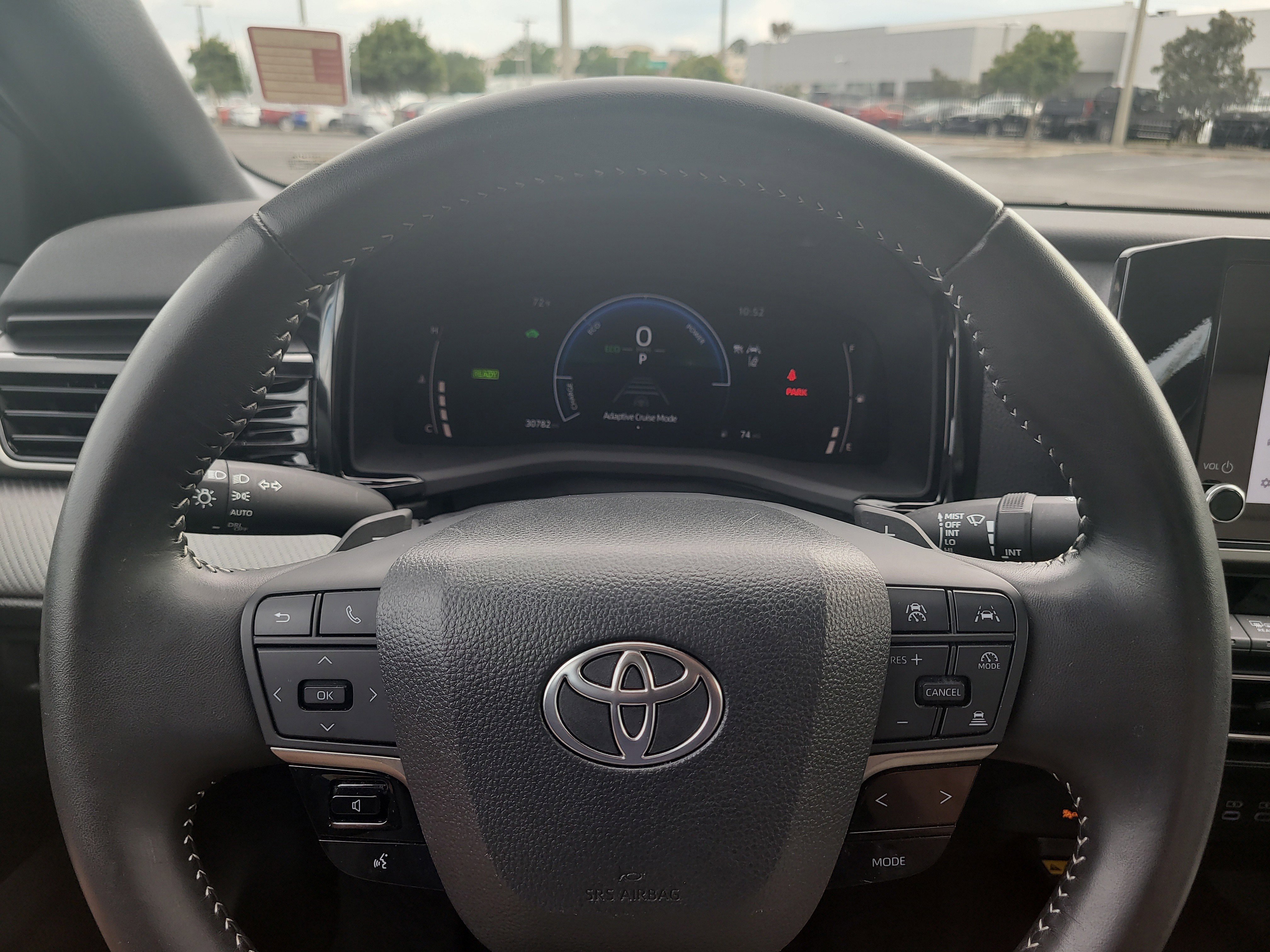 Used 2025 Toyota Camry SE image 29