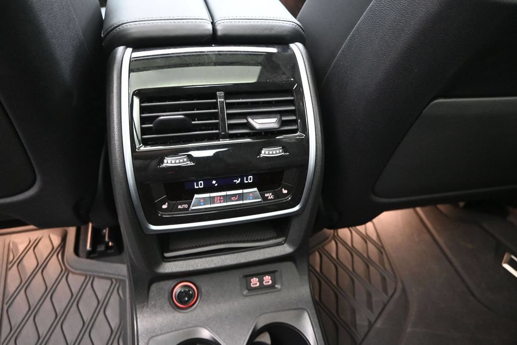 Used 2025 BMW X7 M60i w/ Executive Package AWD/4WD image 18