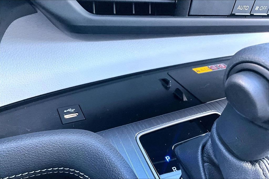 Certified 2026 Toyota Sienna LE image 15